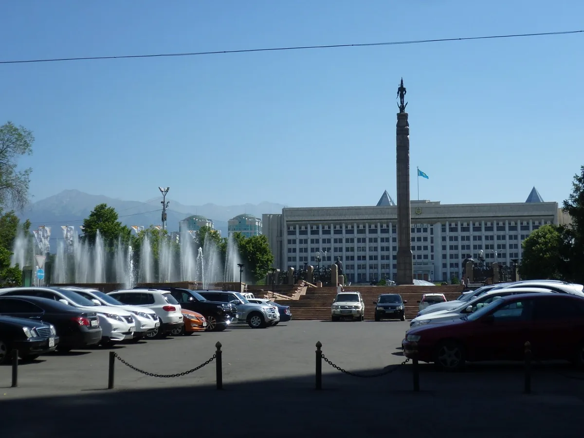 Respublika Square / Independence Monument